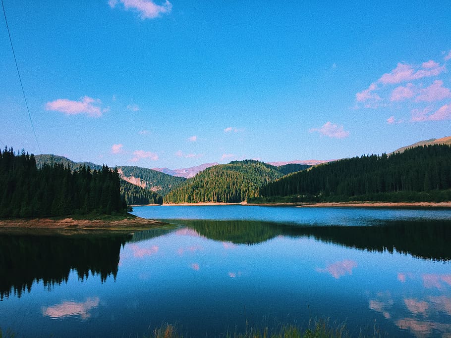 Romania, Bolboci, View, Mountains, Green, Hill, Iphone, - Reflection - HD Wallpaper 