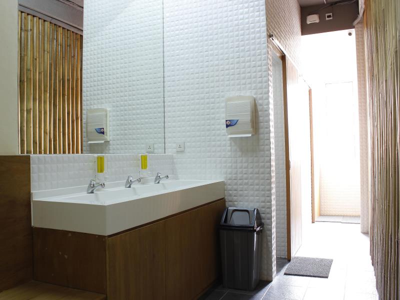 Bathroom - HD Wallpaper 