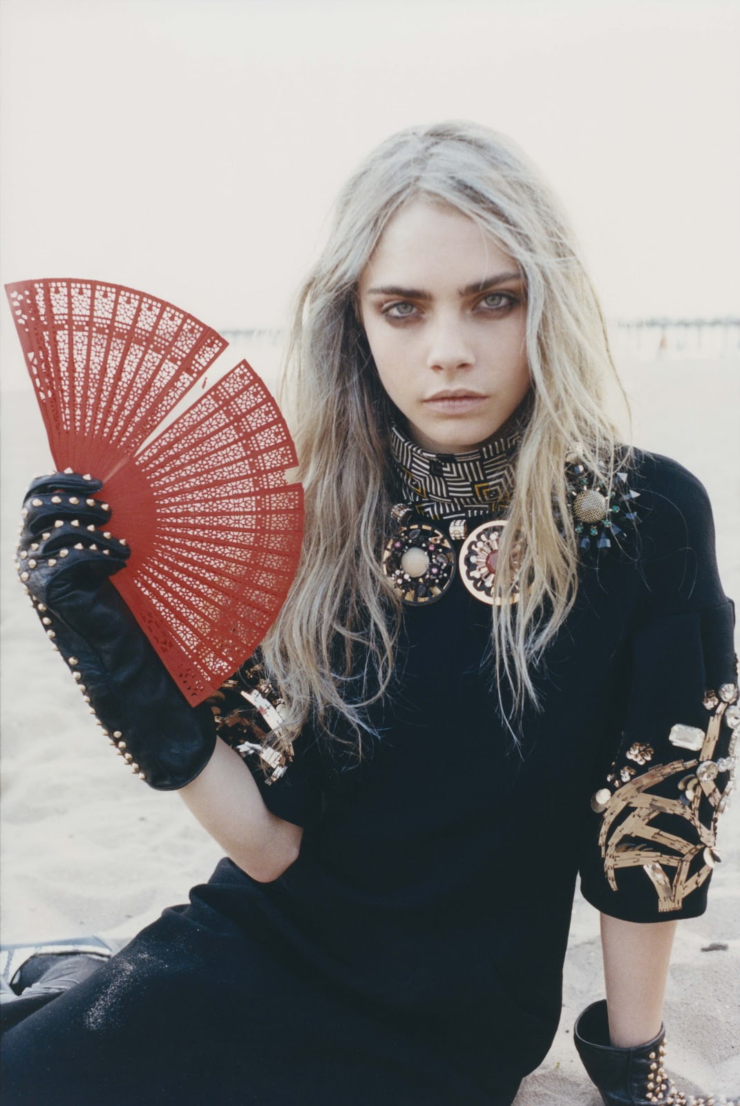 Cara Delevingne Silver Hair - HD Wallpaper 