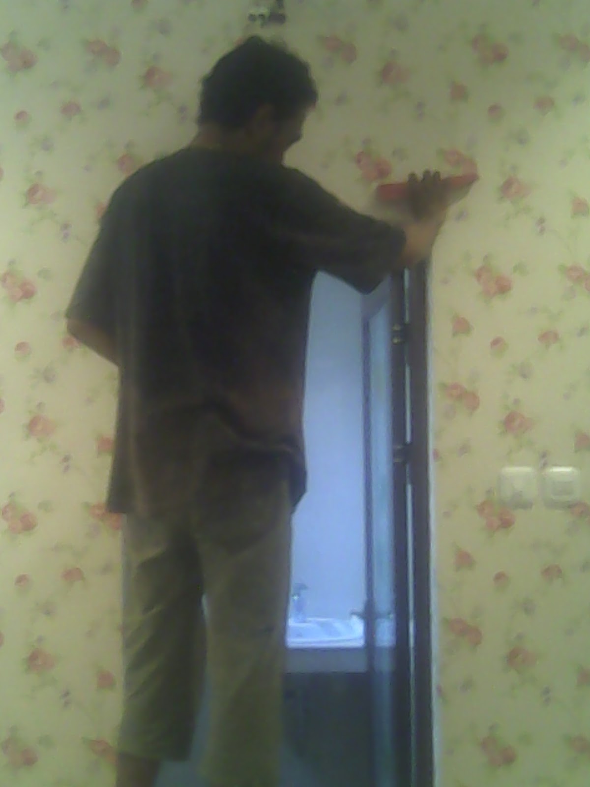 Standing - HD Wallpaper 