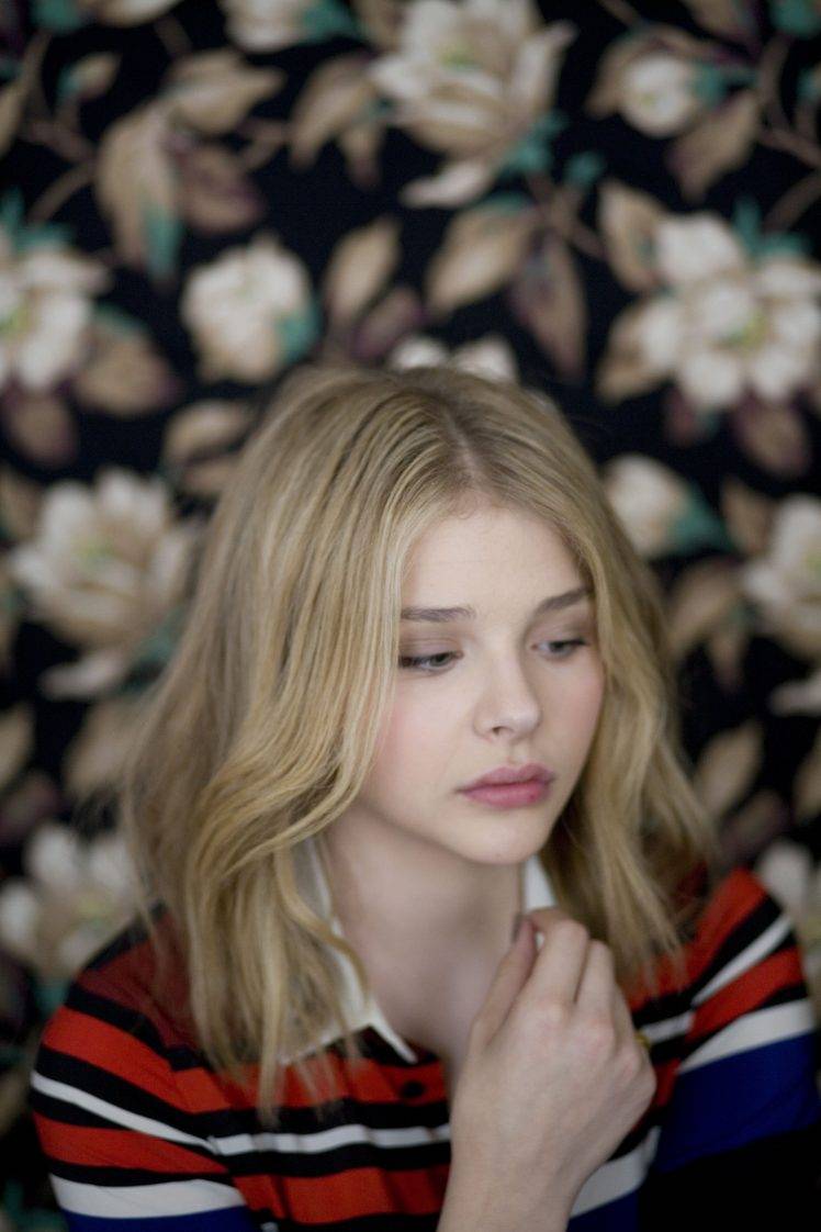 Chloe Moretz Wallpaper Phone - HD Wallpaper 