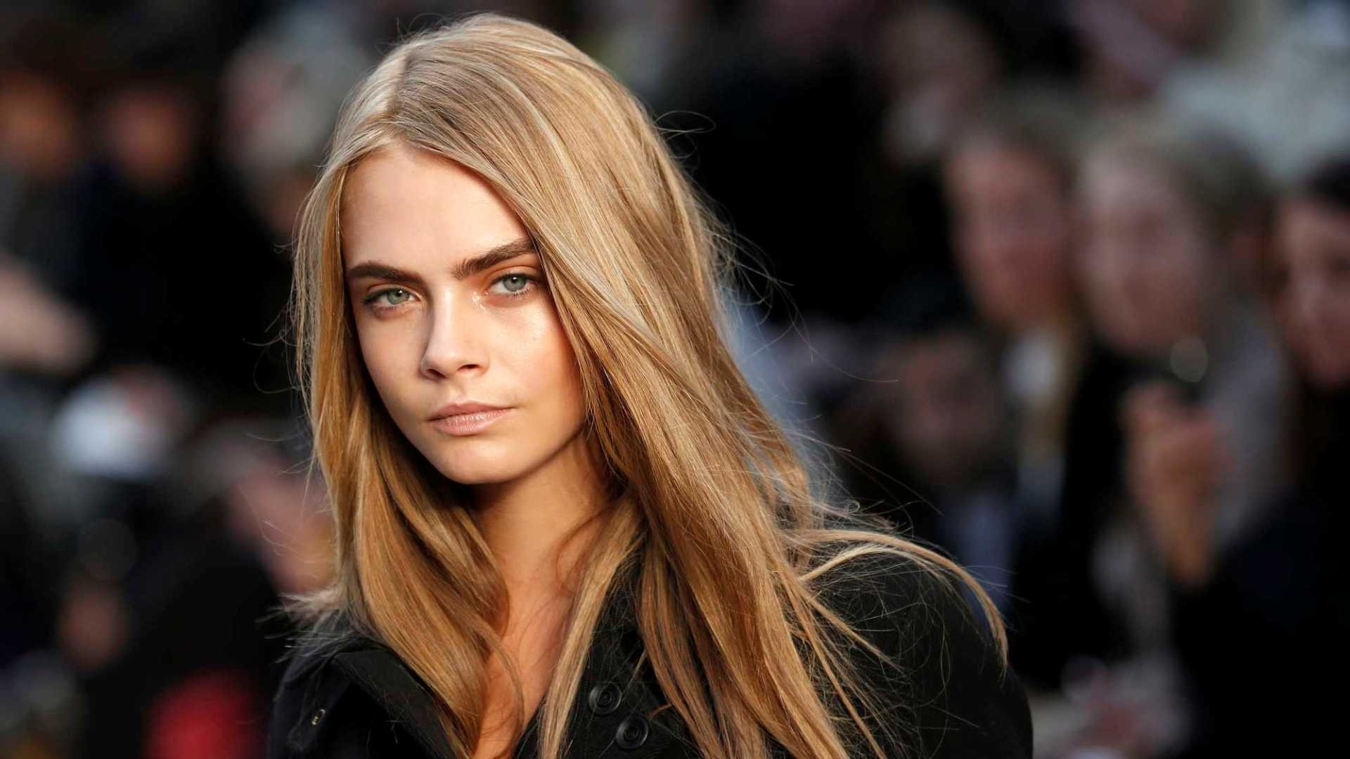 Cara Delevingne Young - HD Wallpaper 