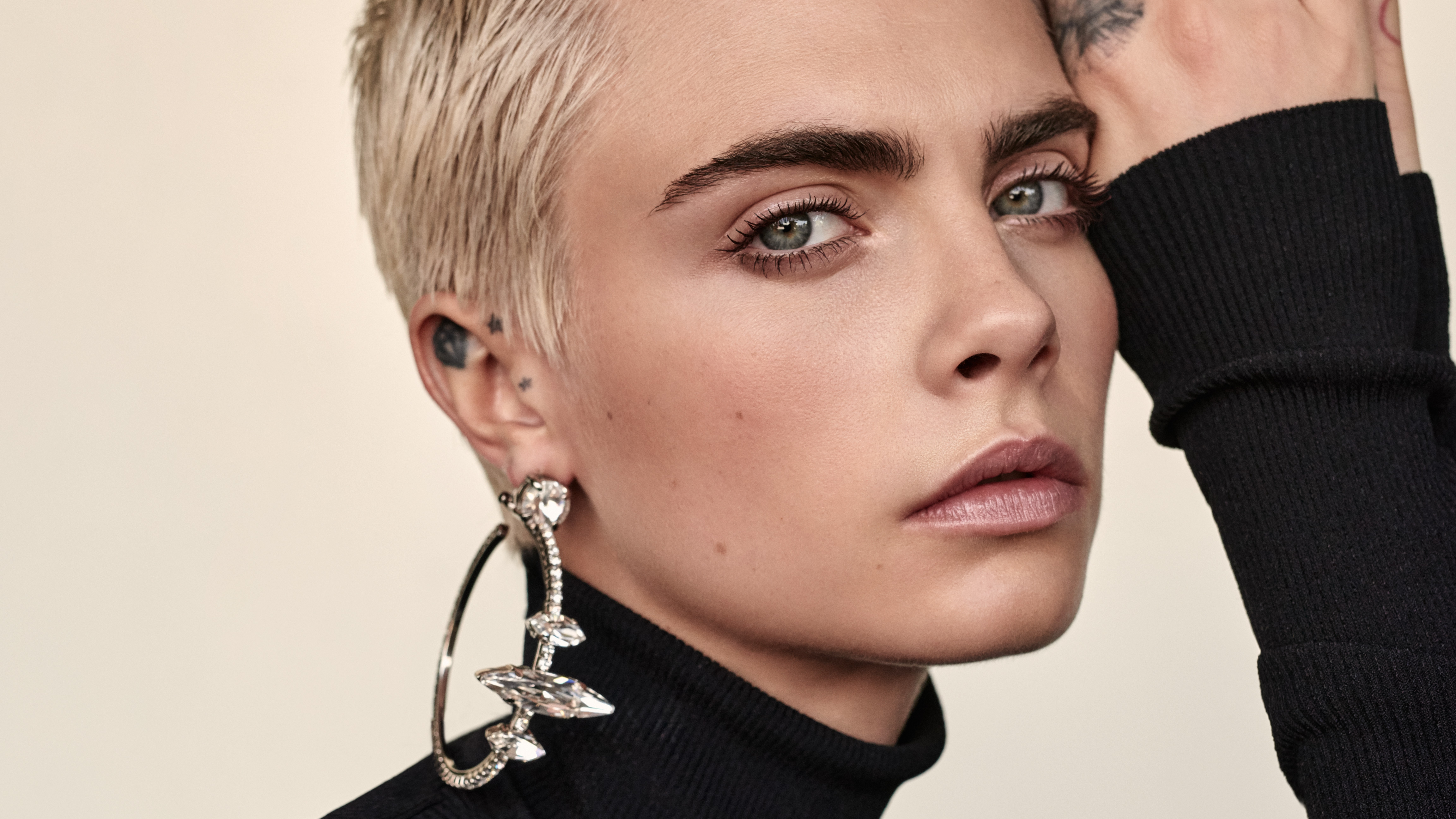Cara Delevingne Portrait Photography - HD Wallpaper 