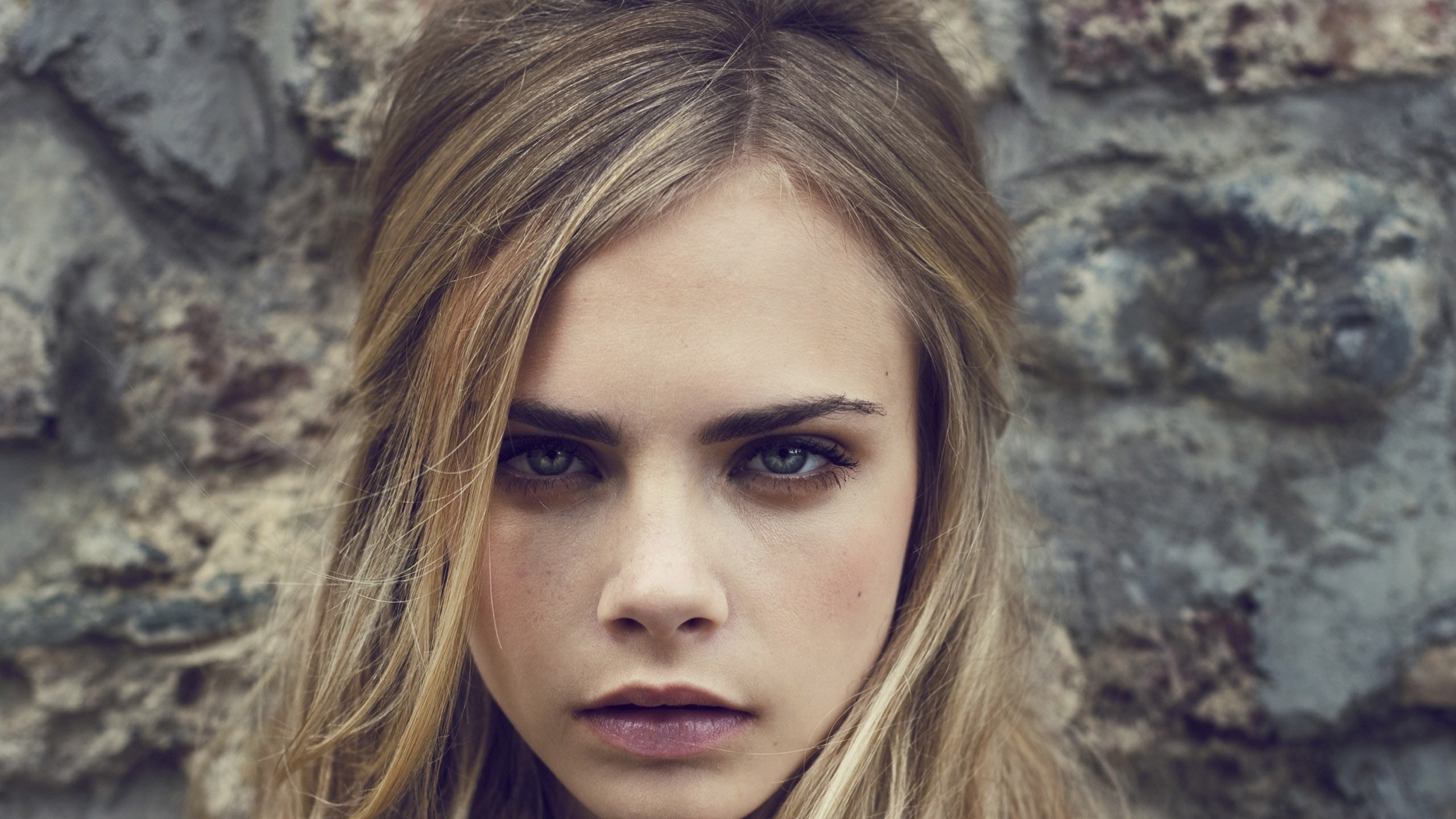 Cara Delevingne Face - HD Wallpaper 