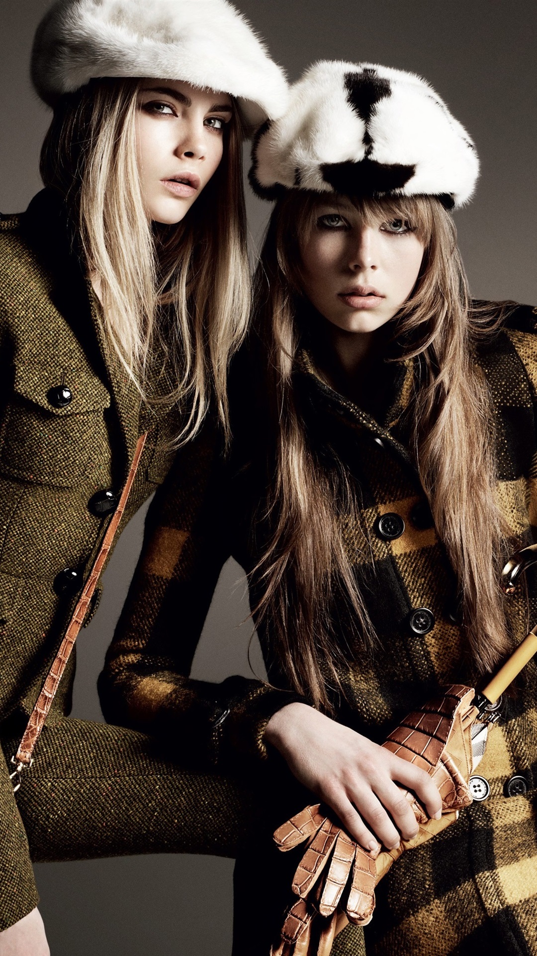 Iphone Wallpaper Cara Delevingne - Cara Delevingne All Burberry - HD Wallpaper 