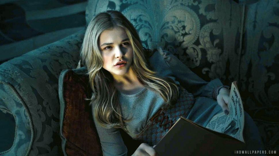 Chloe Grace Moretz In Dark Shadows Wallpaper,dark Hd - Dark Shadows Chloe Grace Moretz - HD Wallpaper 