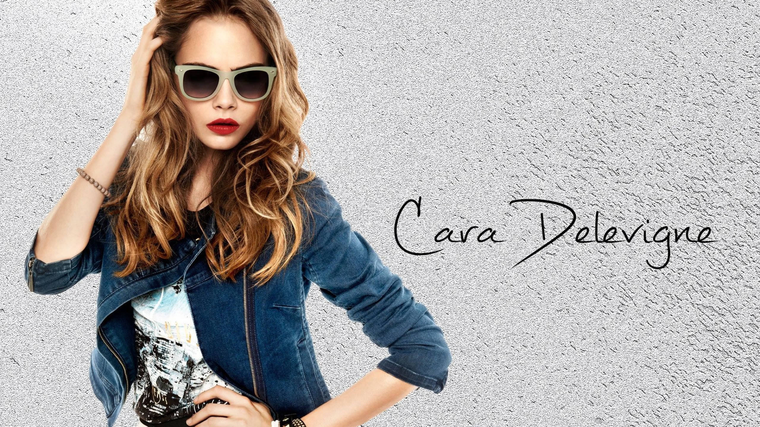 Cara Delevingne With Glasses - HD Wallpaper 