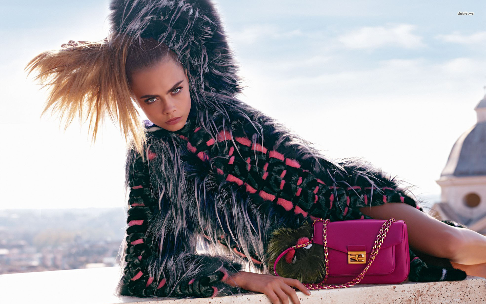 Cara Delevingne Fendi Ad - HD Wallpaper 