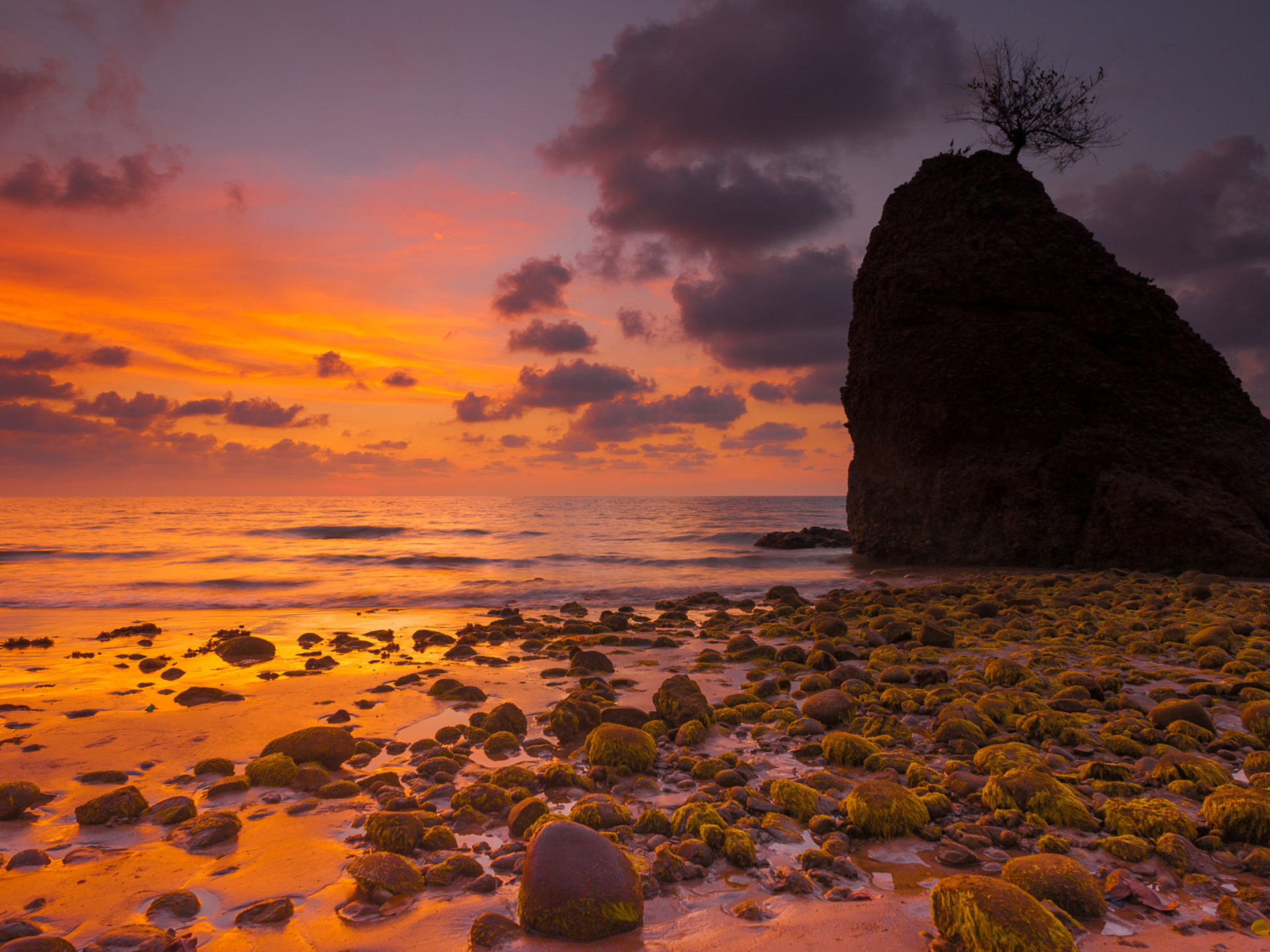 Batu Luang - HD Wallpaper 
