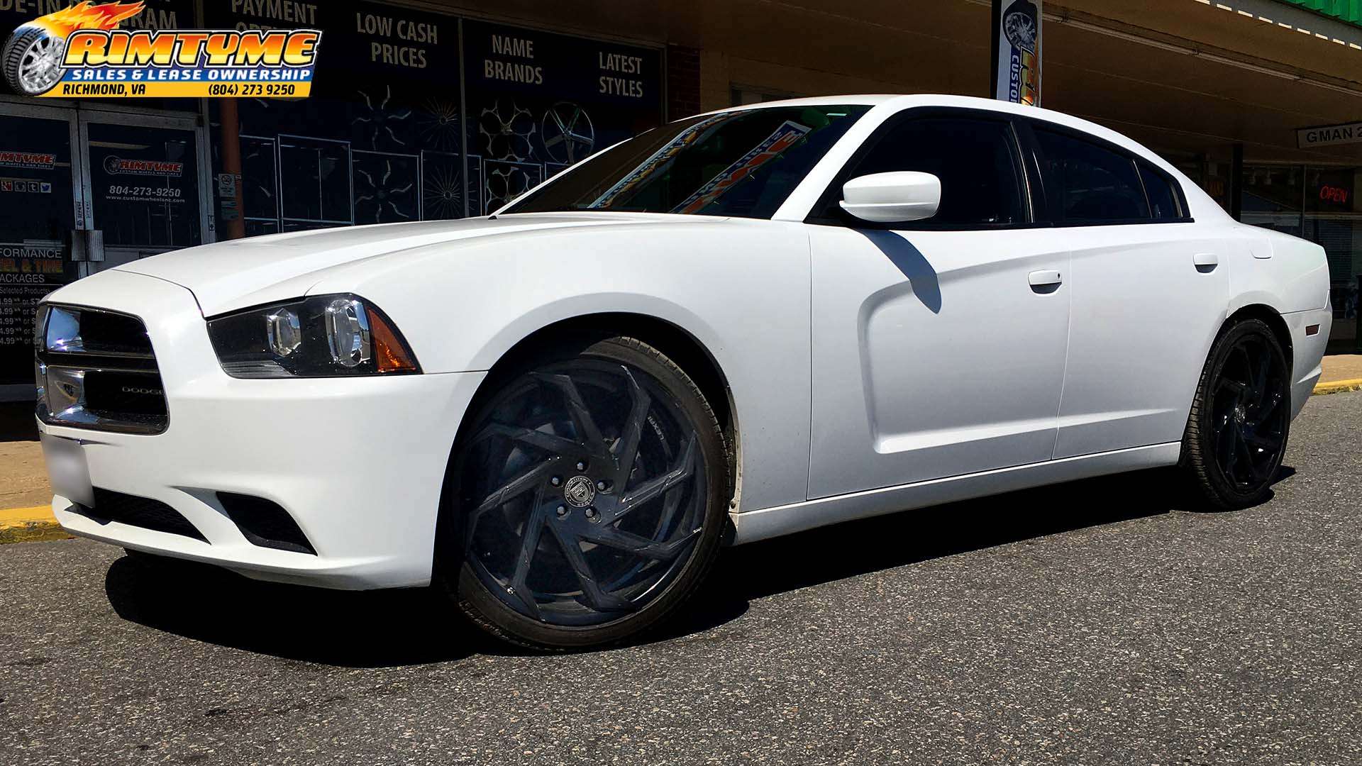 Richmond Rimtyme Dodge Charger Sitting On 22” Lexani - Mazda 3 Hatchback Lowered - HD Wallpaper 