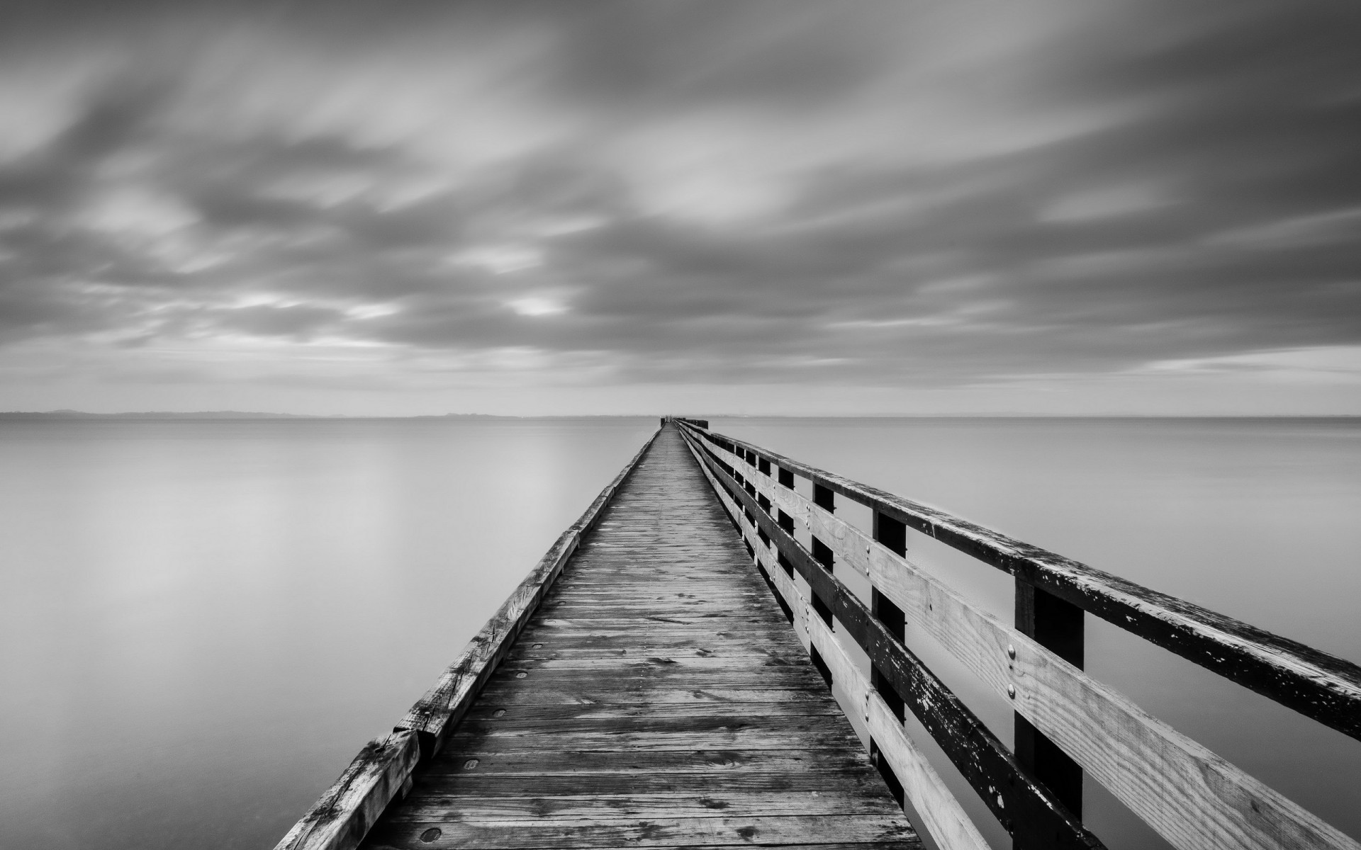 Dock Wallpaper Black And White - HD Wallpaper 