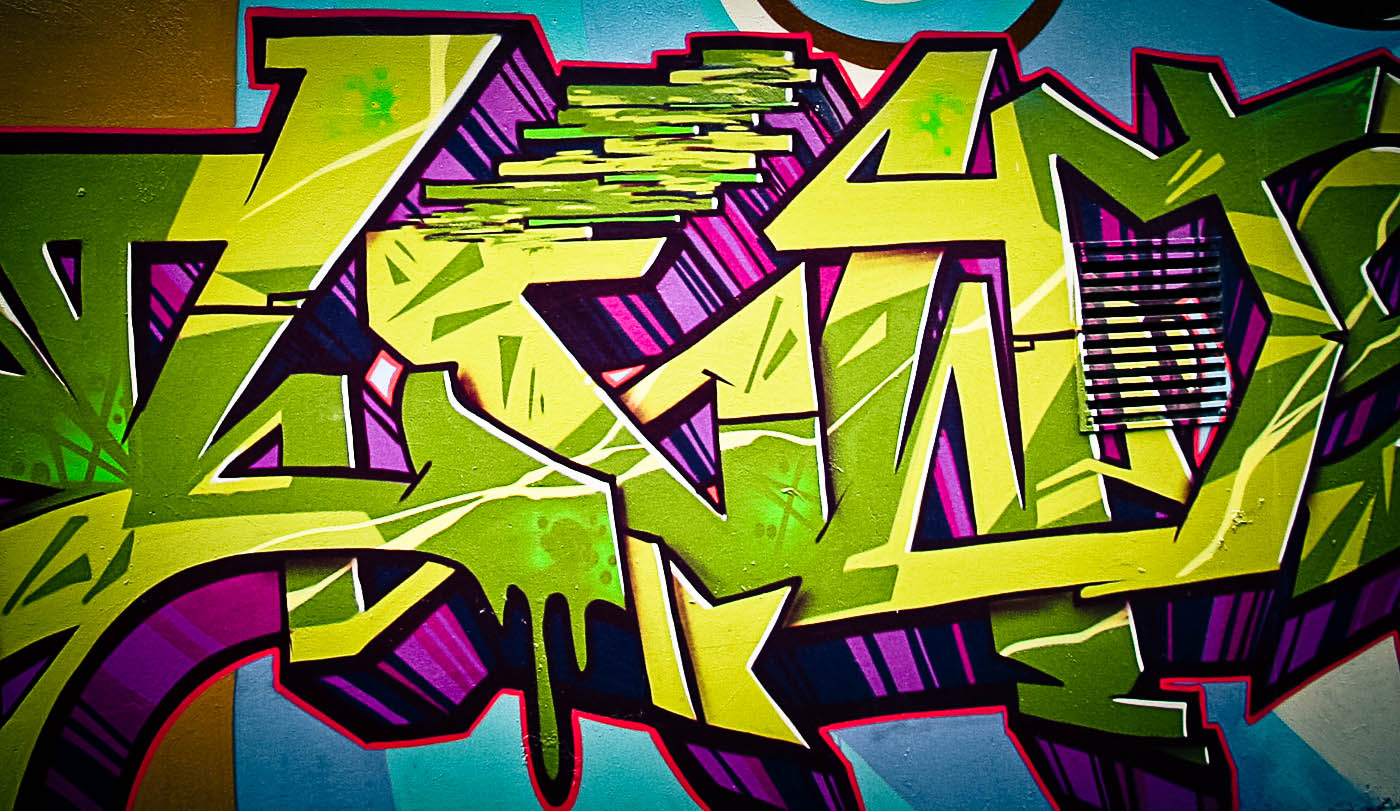 Cool Graffiti Wallpapers - Purple Green Yellow Graffiti - HD Wallpaper 