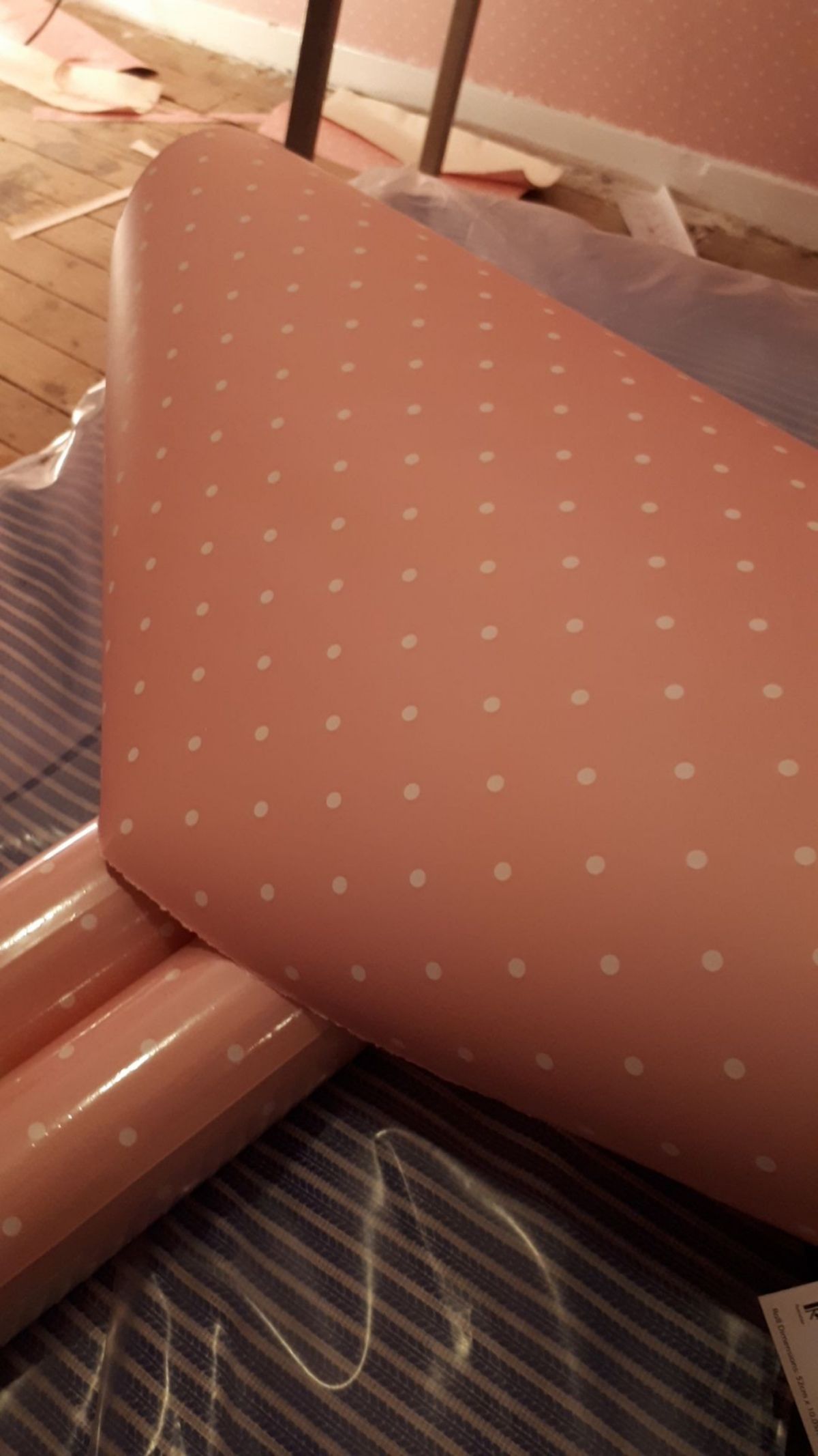 Really Pretty Pink And White Polka Dot Brought From - Wood - HD Wallpaper 