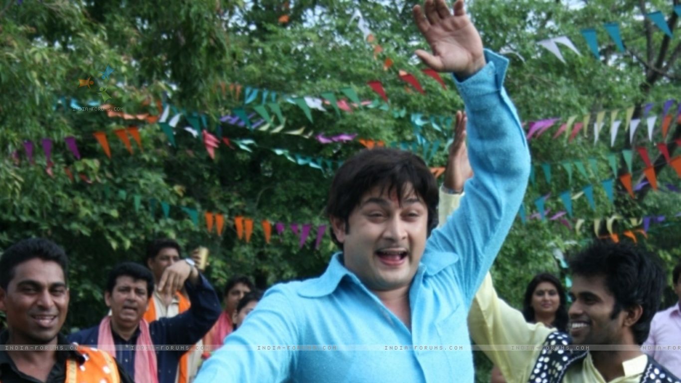 Christmas Tree - HD Wallpaper 