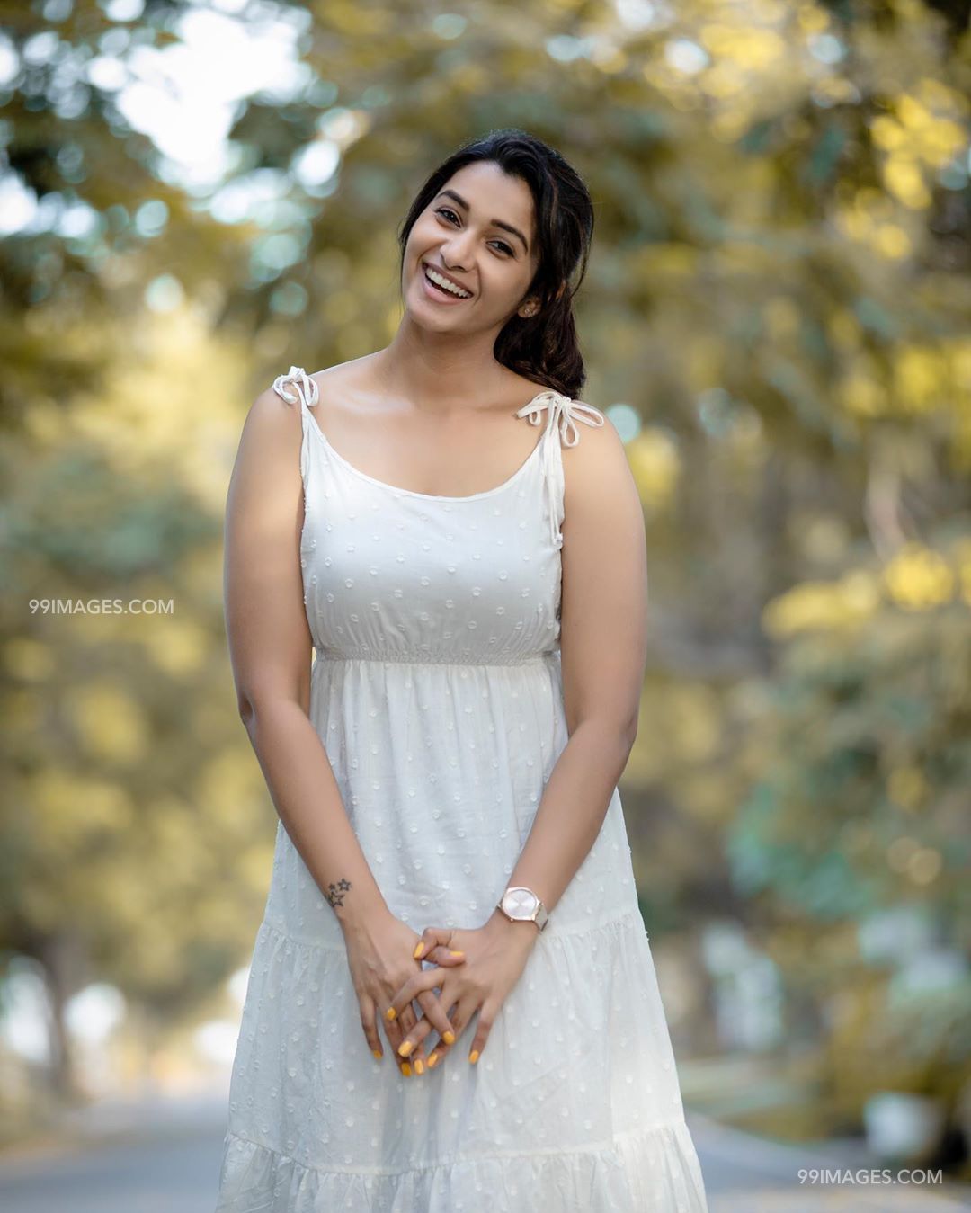 Priya Bhavani Shankar Latest Hot Hd Photos / Wallpapers - Priya Bhavani Shankar Photoshoot - HD Wallpaper 