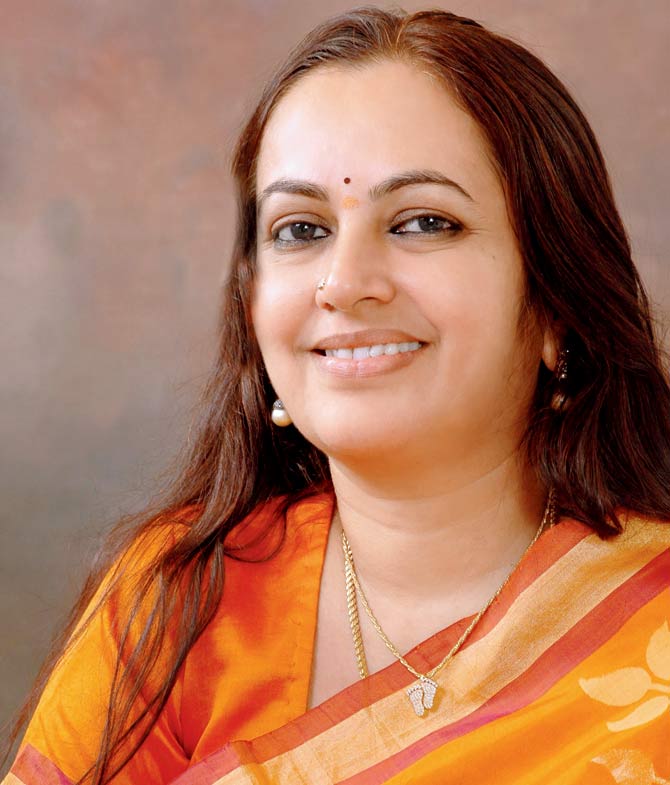 Author Bhanumathi Narsimhan - Bhanu Narasimhan Art Of Living - HD Wallpaper 