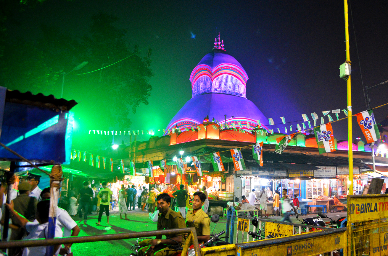 The Kalighat Mandir At Night - Kolkata Kali Temple Timings - HD Wallpaper 