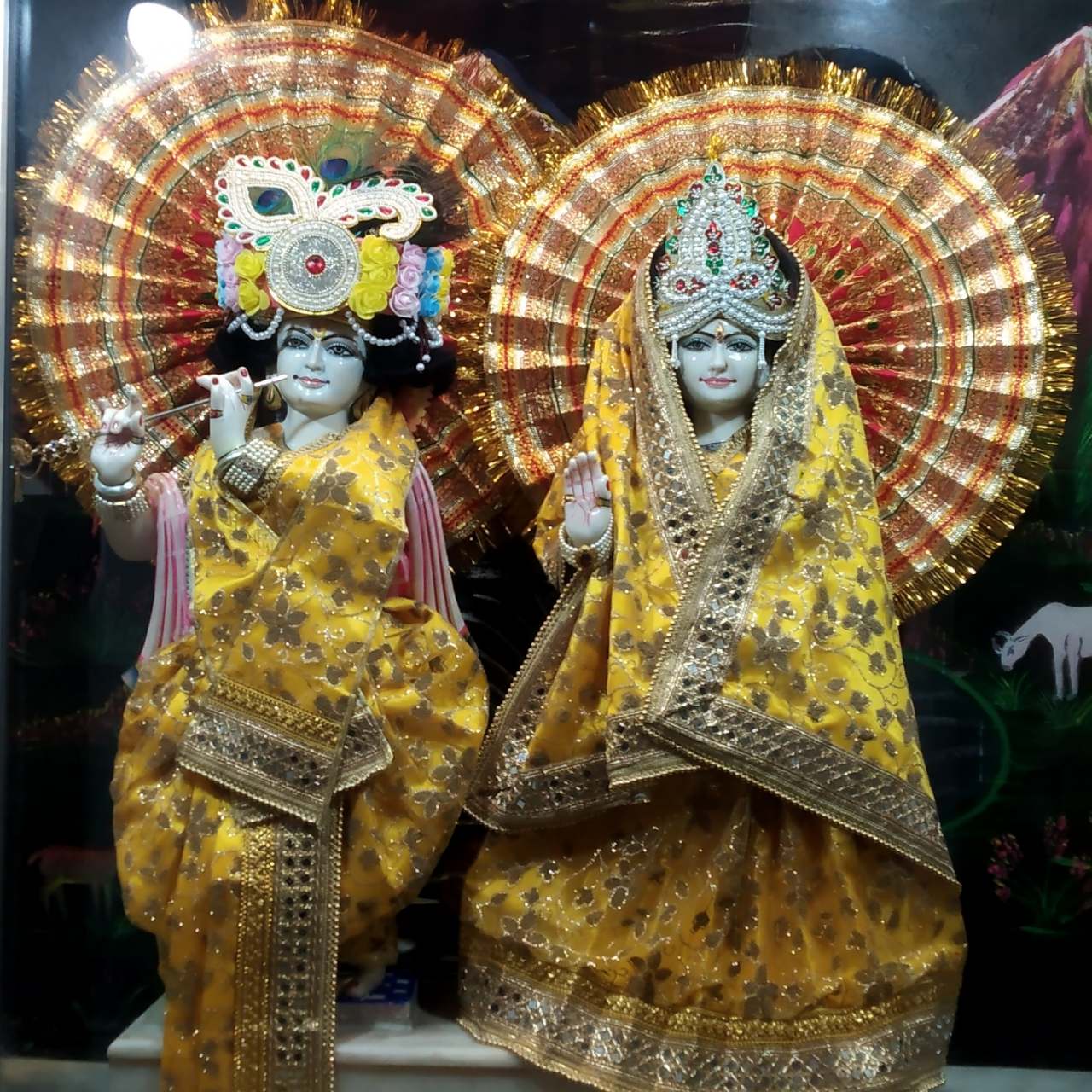 #pehlealfaaz 
radhe Radhe - Carving - HD Wallpaper 