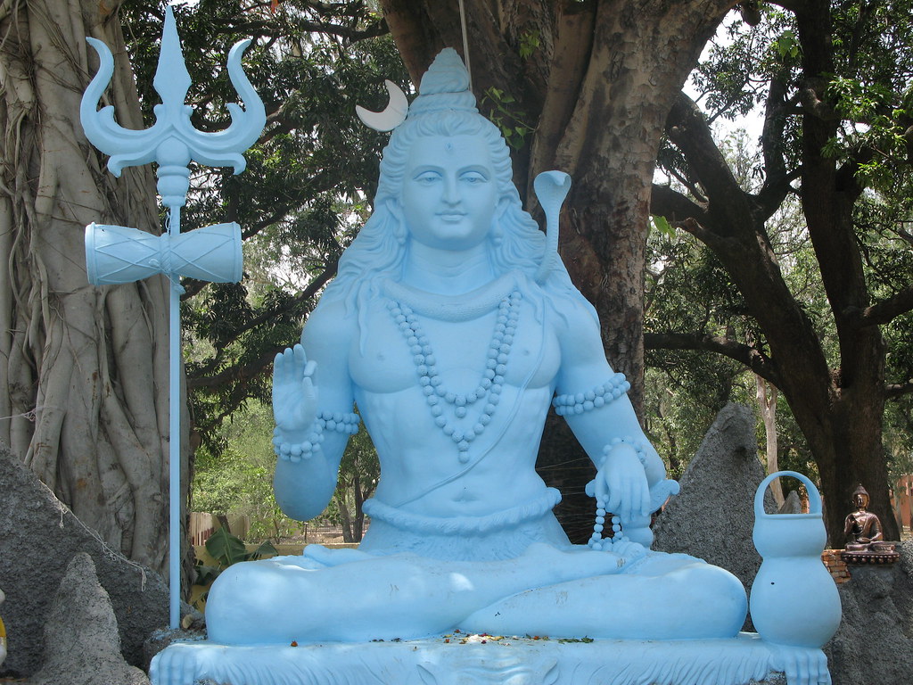 Statue - HD Wallpaper 