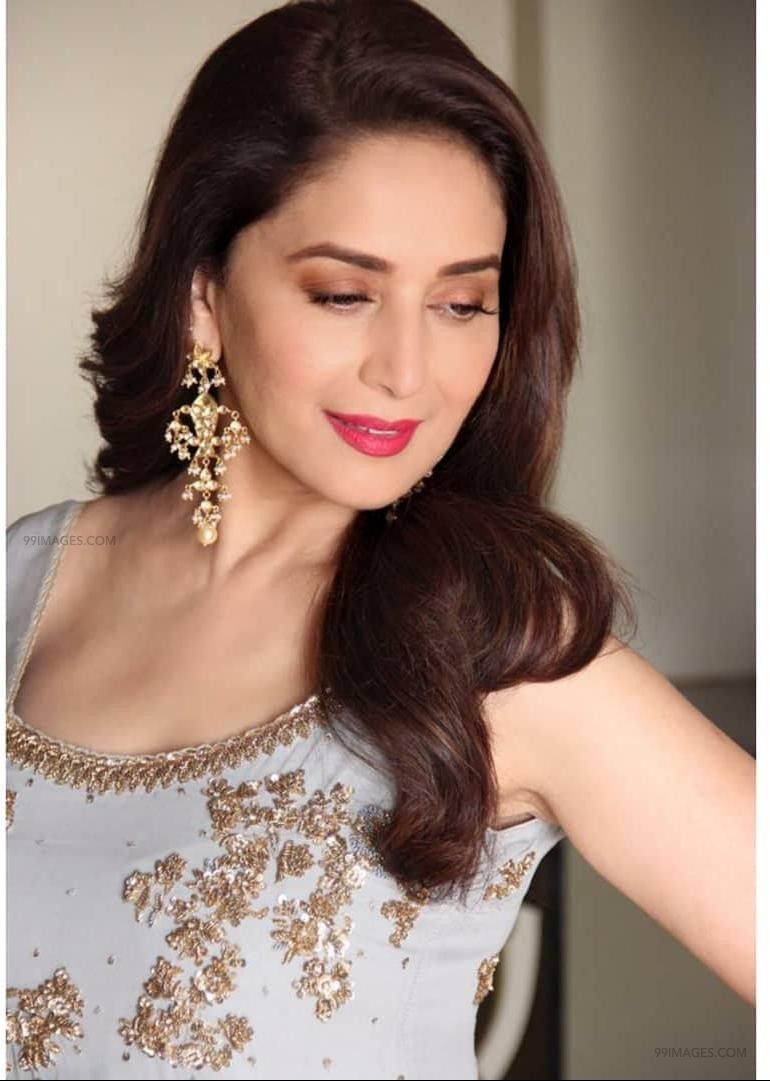 Madhuri Dixit Beautiful Hd Photoshoot Stills & Mobile - HD Wallpaper 