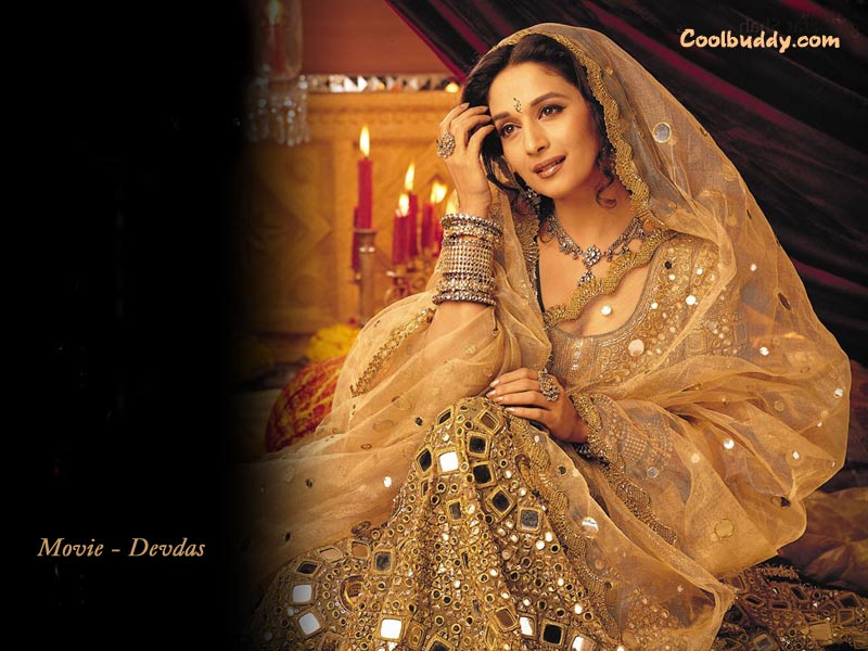 Madhuri Dixit Wedding Dress - HD Wallpaper 