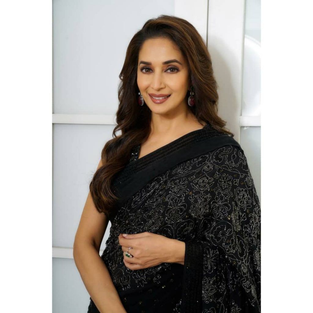 Black Pure Georgette Saree - HD Wallpaper 