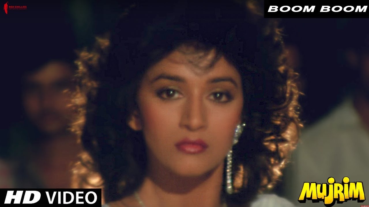 Madhuri Dixit Mujrim - HD Wallpaper 