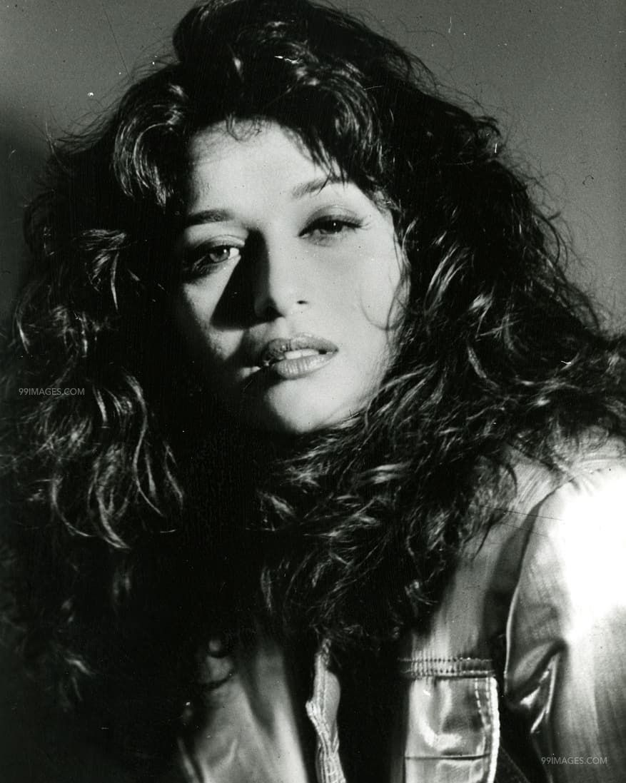 Madhuri Dixit Beautiful Hd Photoshoot Stills & Mobile - Girl - HD Wallpaper 