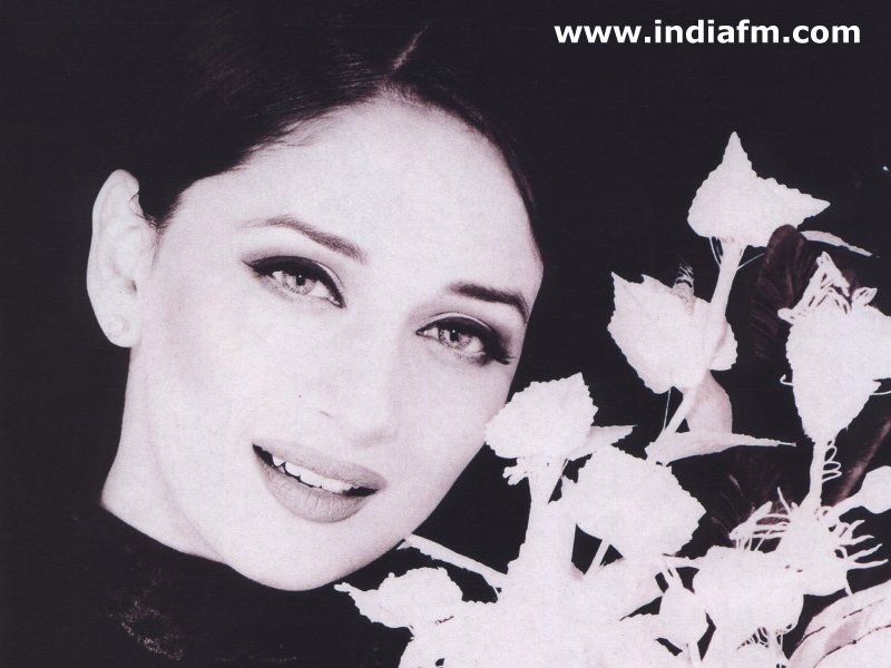 Madhuri Dixit Ke Wallpaper - Madhuri Dixit - HD Wallpaper 