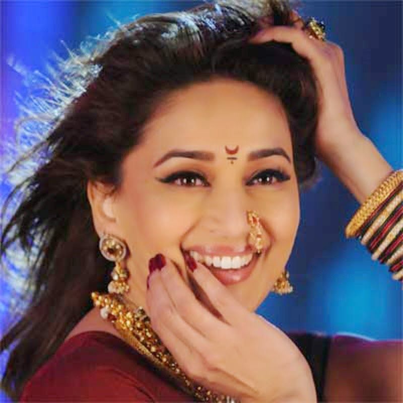 Madhuri Dixit Marathi Look - HD Wallpaper 