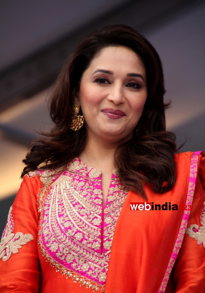 Madhuri Dixit Gulaab Gang Music Launch - HD Wallpaper 