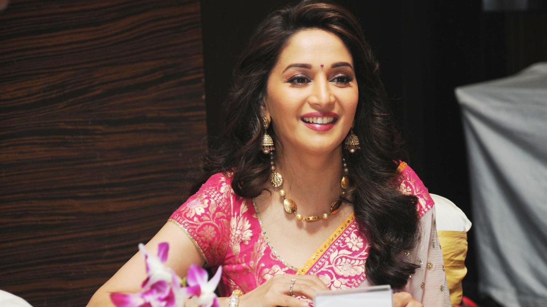 Madhuri Dixit Full Hd Image Download - HD Wallpaper 