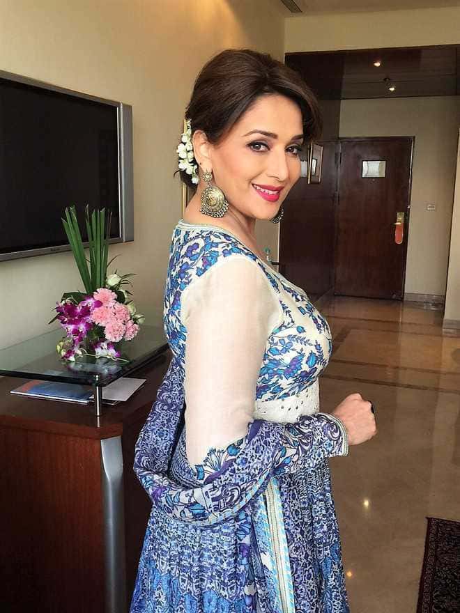 Image Of Beautiful Bollywood Actress Madhuri Dixit - Madhuri Dixit Ragalahari - HD Wallpaper 