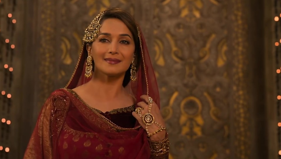 Madhuri Dixit Kalank Look - HD Wallpaper 