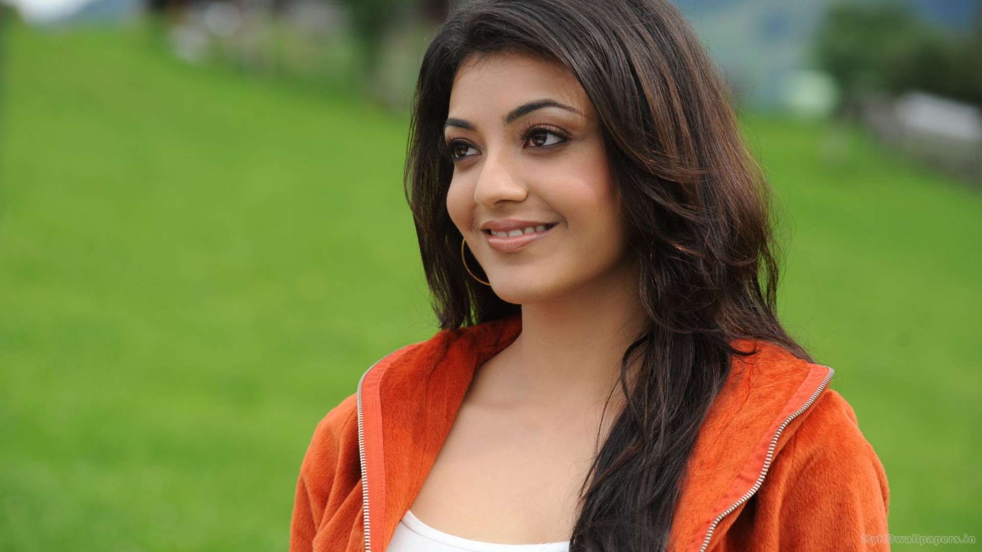 Kajal Agarwal In Brindavanam - HD Wallpaper 