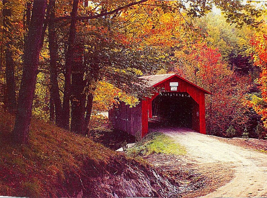 Desktop Wallpaper Covered Bridge Desktop - HD Wallpaper 