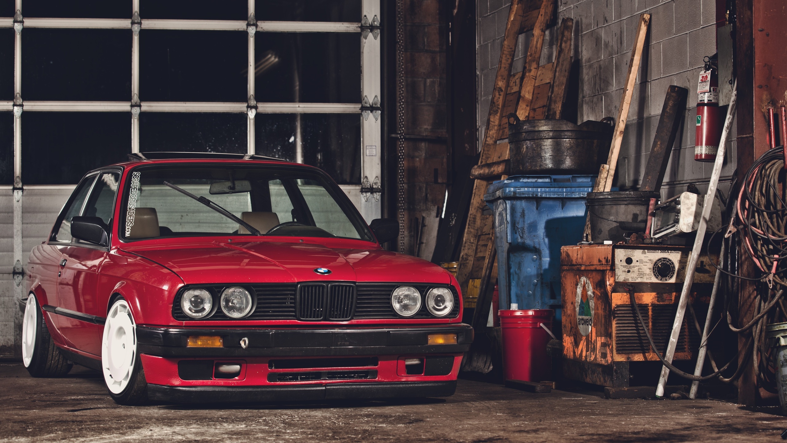 Bmw E30, Coupe, Garage, Boomer - Bmw E30 Wallpaper Hd - HD Wallpaper 