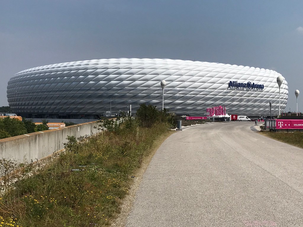 Allianz Arena - HD Wallpaper 
