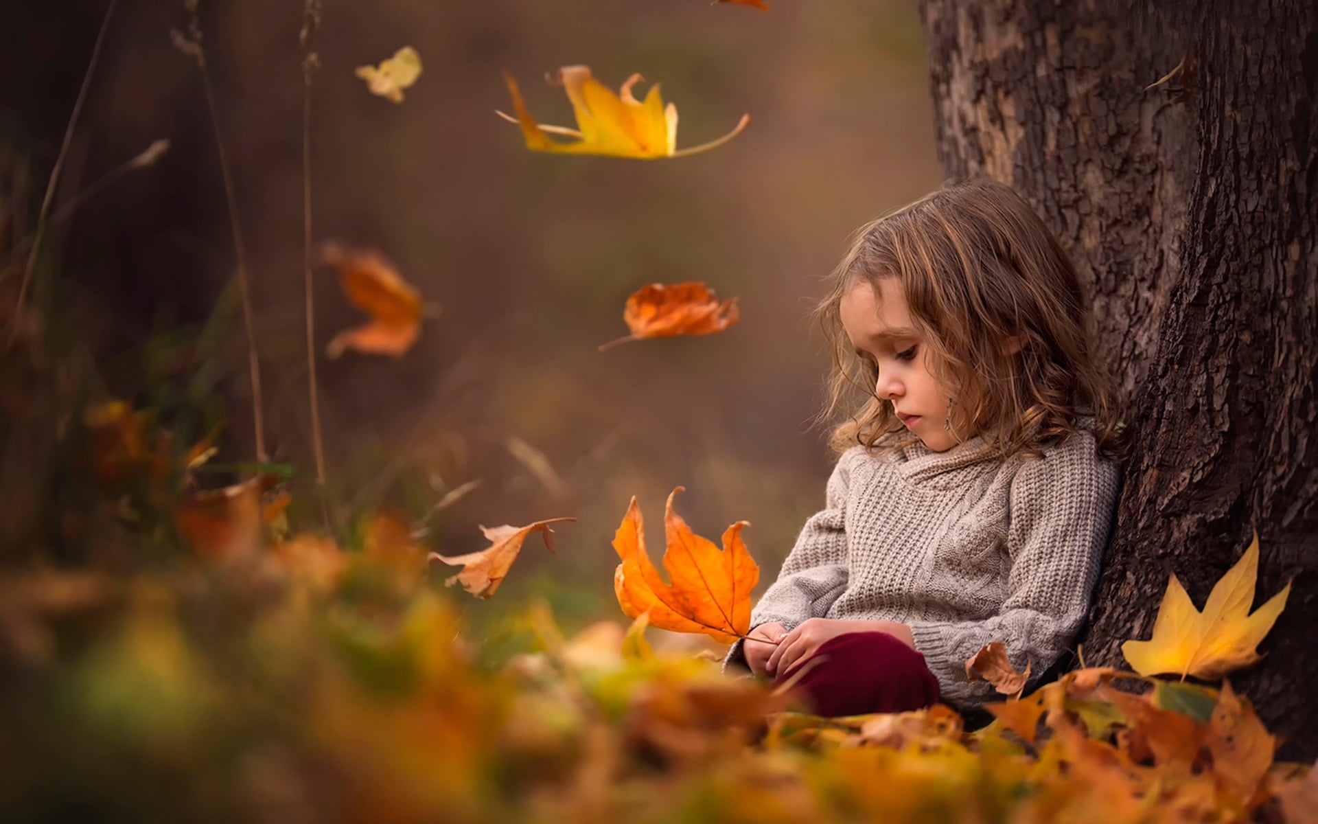 Sad Girl In Autumn - HD Wallpaper 