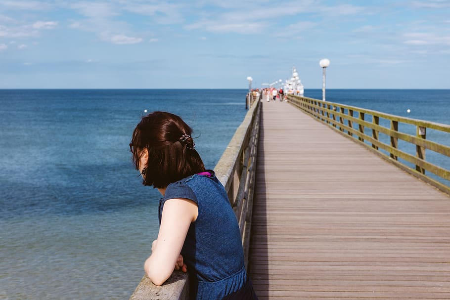 Girls And The Sea, Alone, Attractive, Autumn, Background, - Boardwalk - HD Wallpaper 