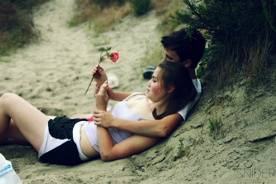 Cute Couples - Romantic Couple Alone - HD Wallpaper 