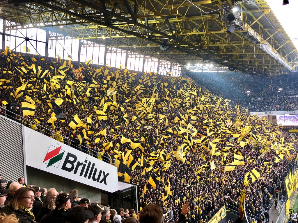 Bvb Wallpaper - HD Wallpaper 