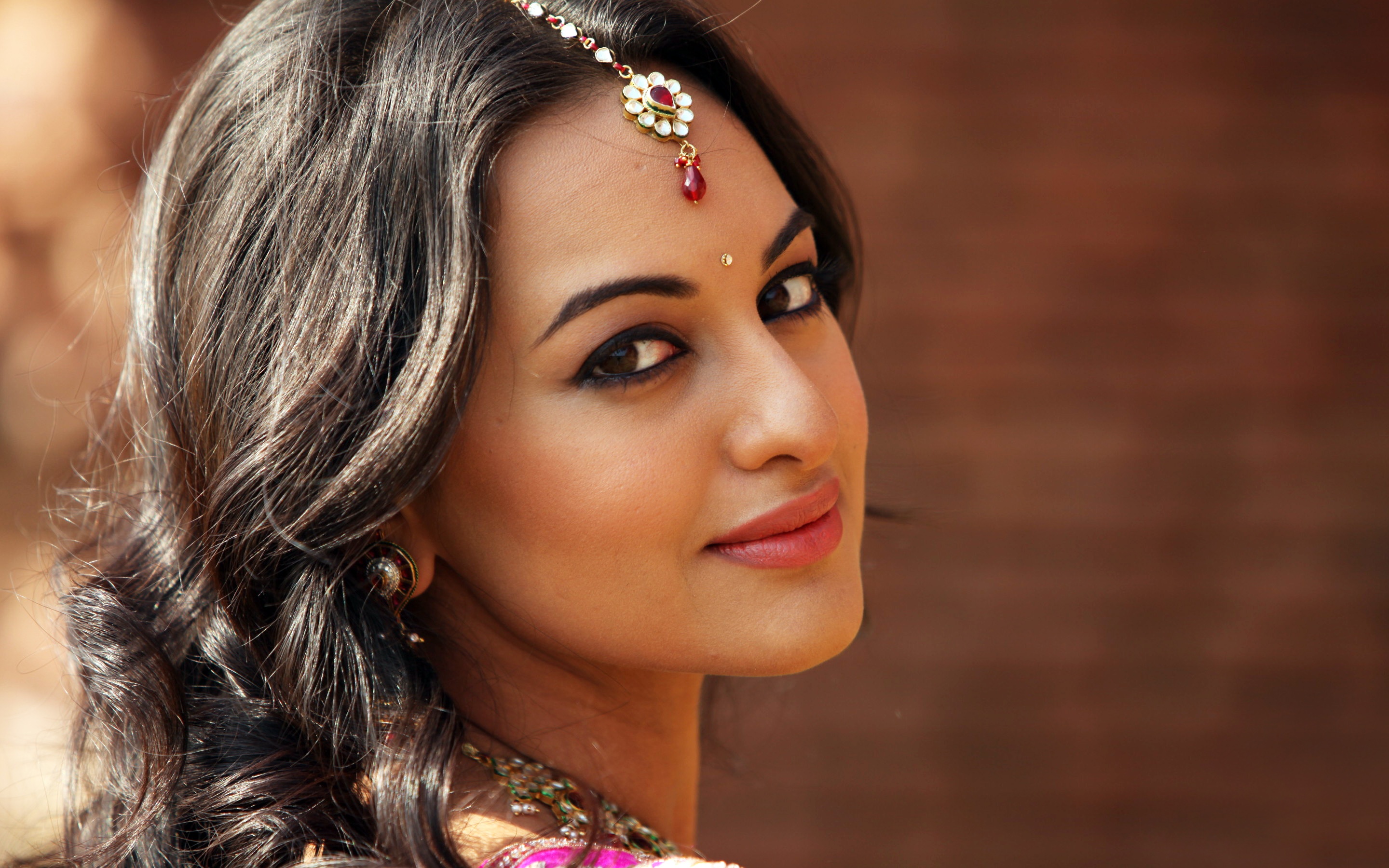 Sonakshi Hd - HD Wallpaper 