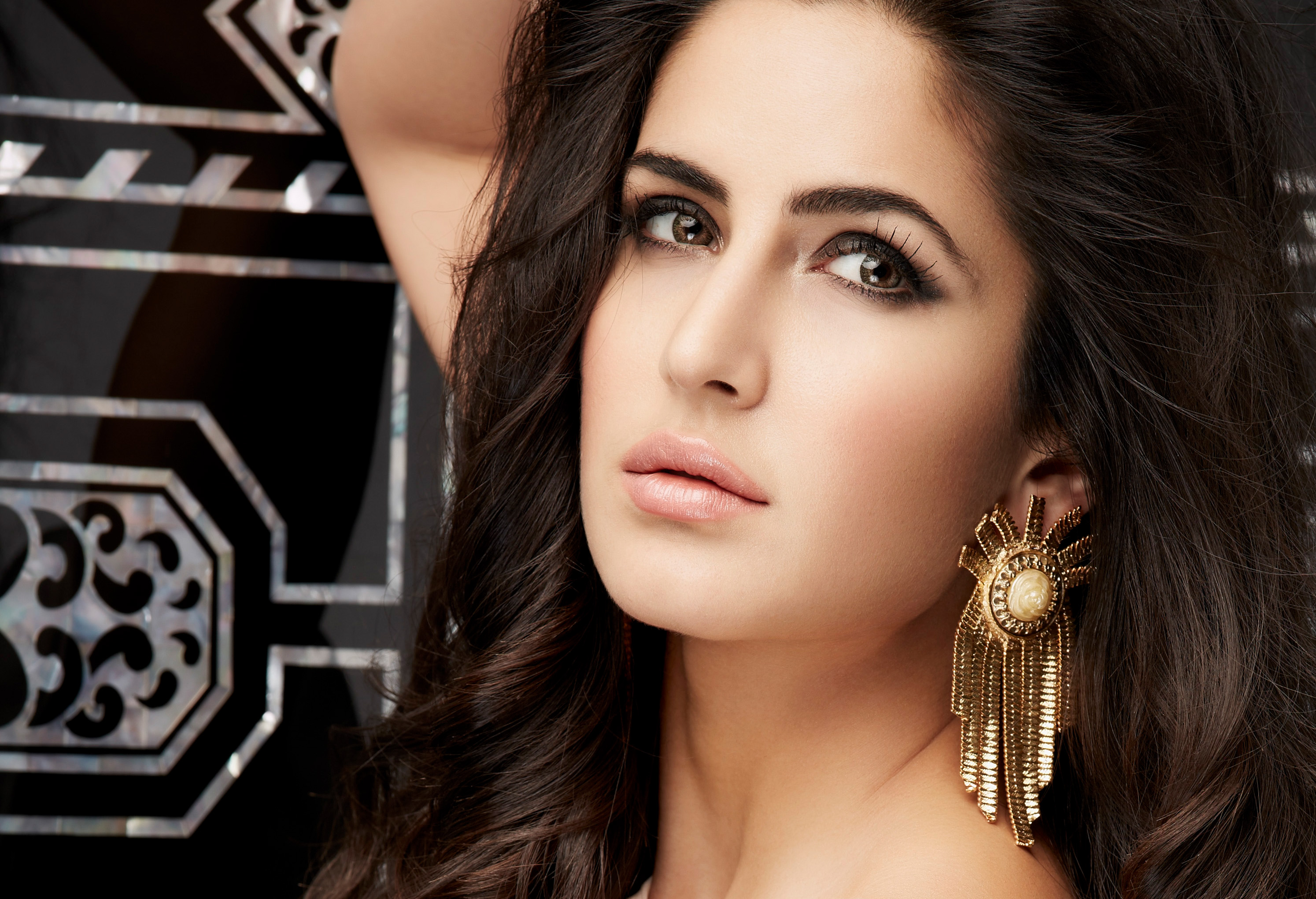 Katrina Kaif On Photoshoot - HD Wallpaper 