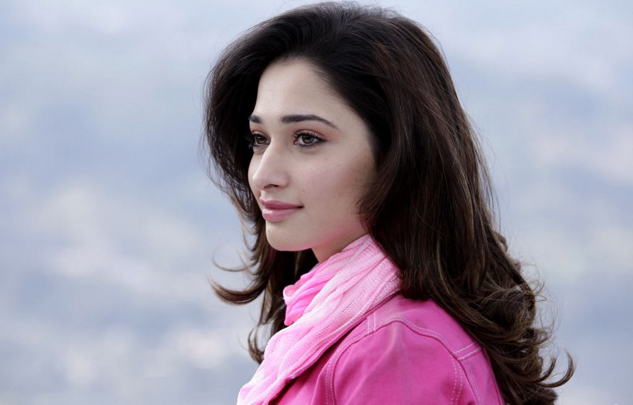 Tamanna Bhatia Wallpaper - Tamanna Bhatia - HD Wallpaper 