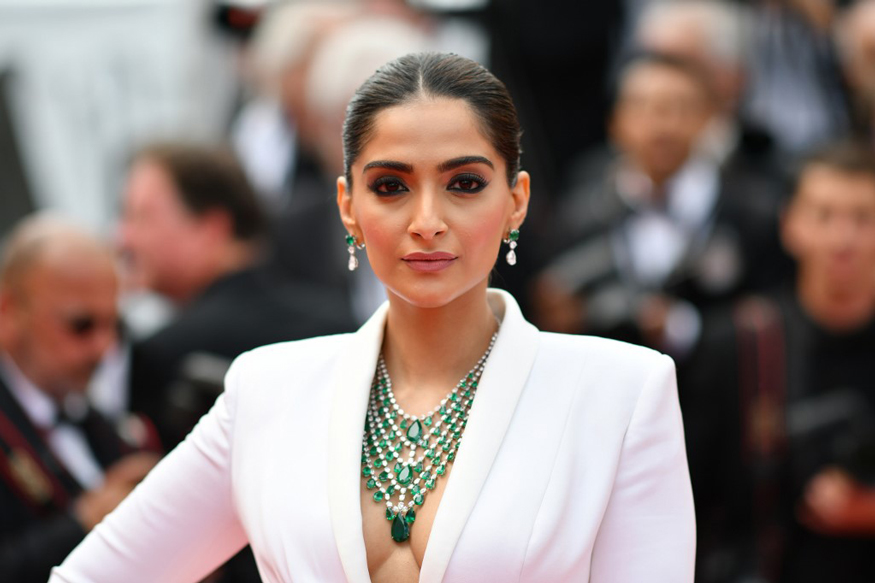 Happy Birthday Sonam Kapoor - Sonam Kapoor - HD Wallpaper 