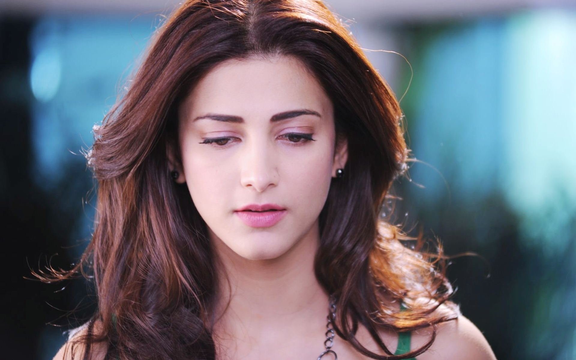 Shruti Hassan - HD Wallpaper 