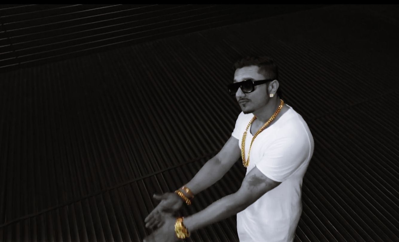 Issey Kehte Hain Hip Hop Yo Yo Honey Singh Wearing - Hairstyle Yo Yo Honey Singh - HD Wallpaper 