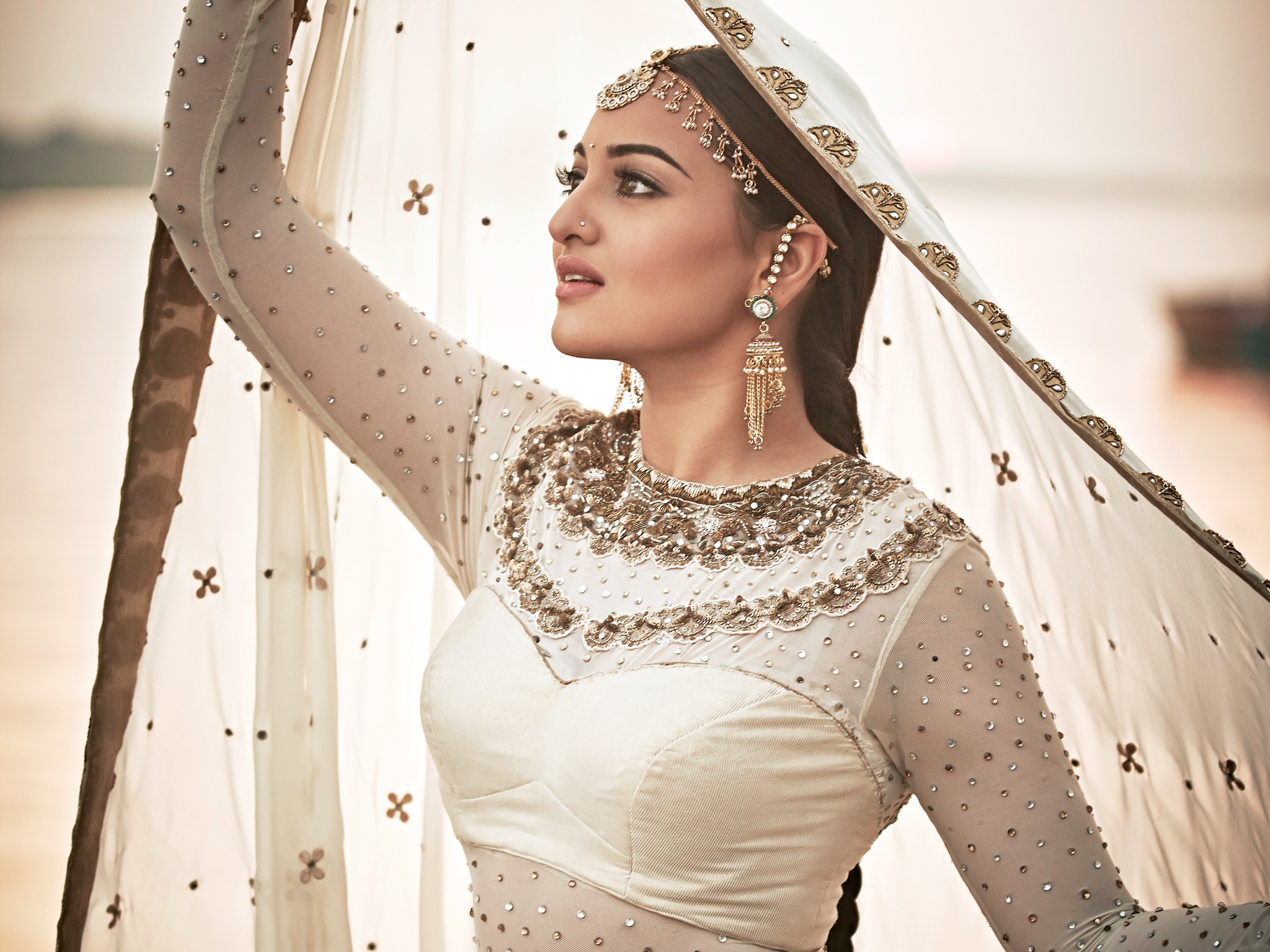Sonakshi Sinha - Sonakshi Sinha Radha Nachegi - HD Wallpaper 