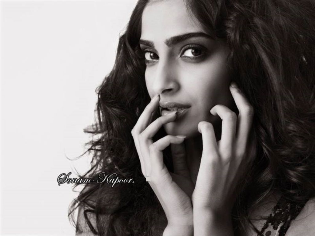 Sonam Kapoor Wallpapers Free Download Awazpost - Sonam Kapoor - HD Wallpaper 